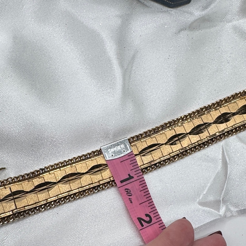 Vintage 18K gold plated etched bracelet 8” - Picture 10 of 14